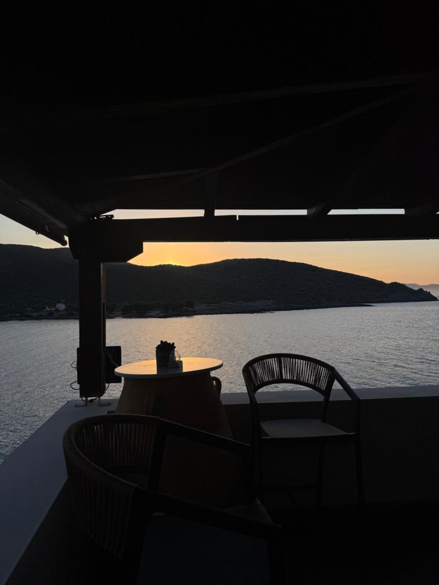 Tholos Alexandra'S Beachfront House Kavoúsion Buitenkant foto